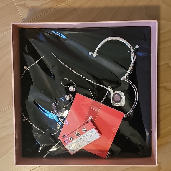 Beautiful Necklace, Bangle, Earring Set - Picture 4 of 5